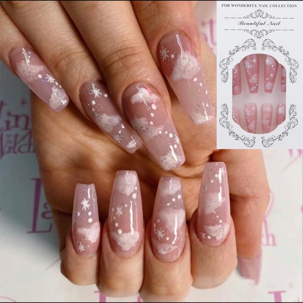NIB 24 piece press on nails 💅